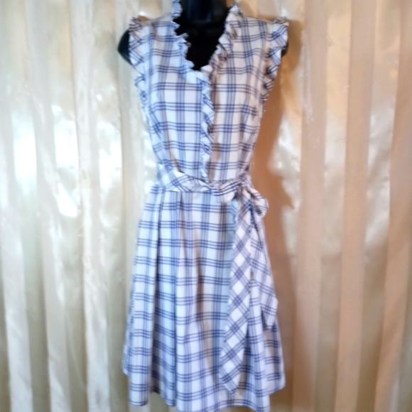 NEW! CUTE DRESS - Picture 1 of 7